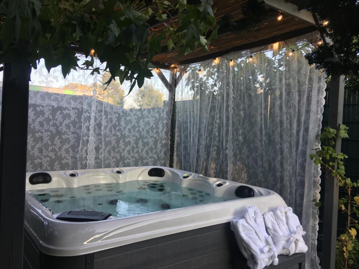 La Villa Des Roses - Suite & Spa Lys-lez-Lannoy Luaran gambar