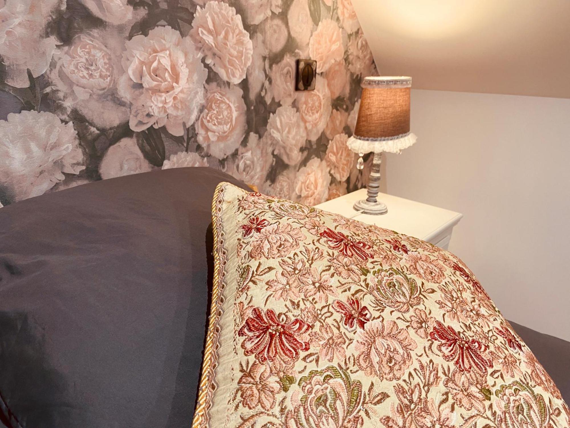 La Villa Des Roses - Suite & Spa Lys-lez-Lannoy Luaran gambar
